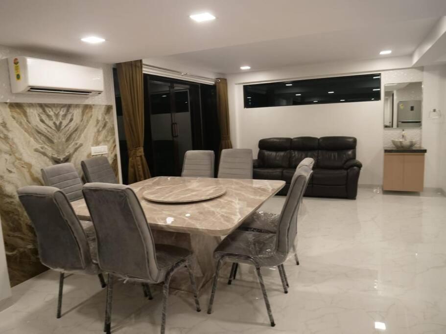 Stayhaven Starmount 4Bhk & Pool Мумбаї Екстер'єр фото