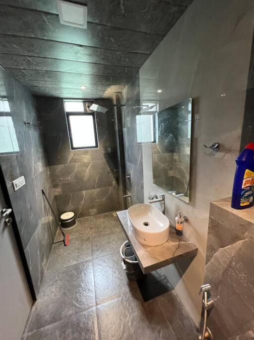Stayhaven Starmount 4Bhk & Pool Мумбаї Екстер'єр фото