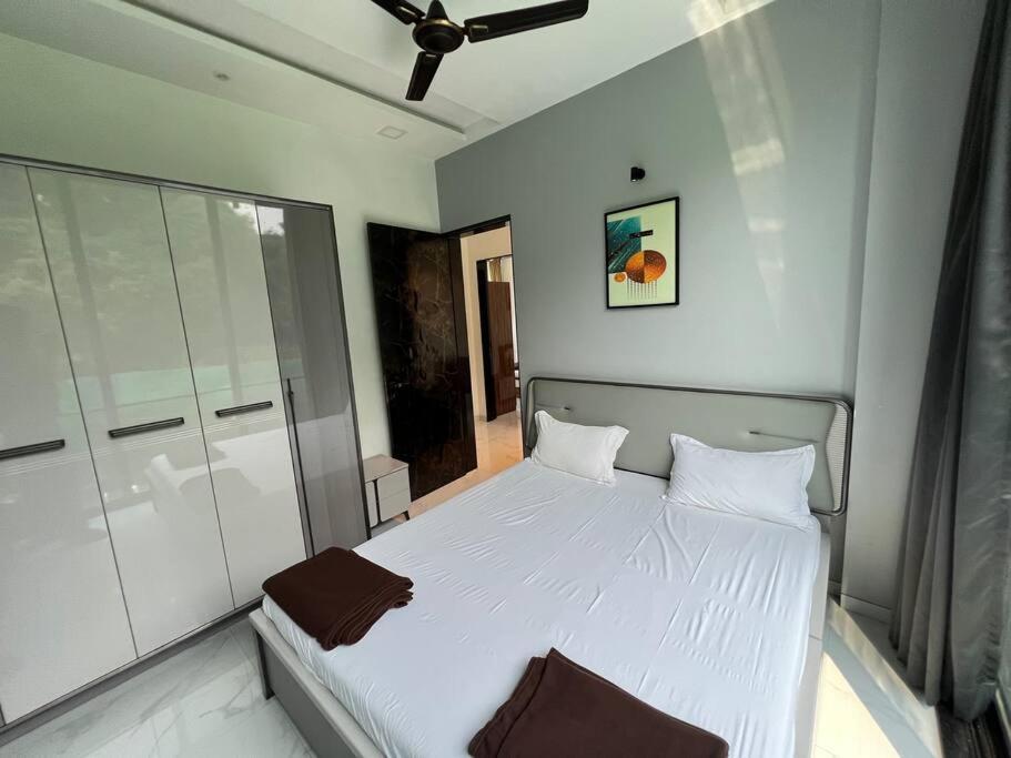 Stayhaven Starmount 4Bhk & Pool Мумбаї Екстер'єр фото