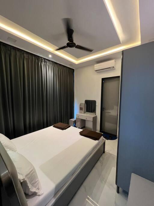 Stayhaven Starmount 4Bhk & Pool Мумбаї Екстер'єр фото