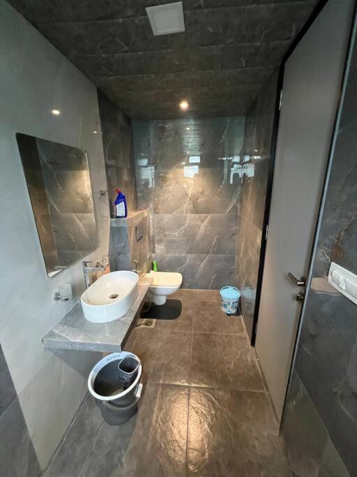 Stayhaven Starmount 4Bhk & Pool Мумбаї Екстер'єр фото